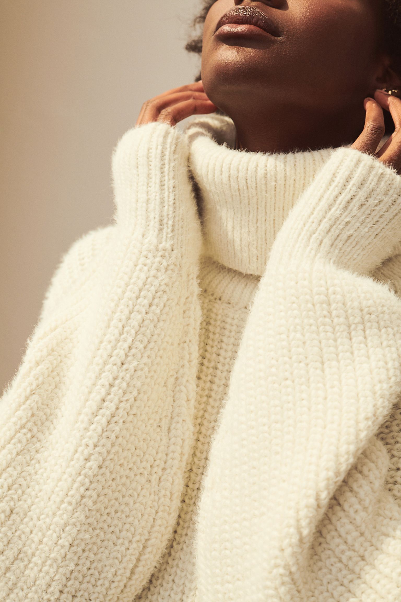 پیراهن بافت یقه اسکی کرمی - تصویر 4